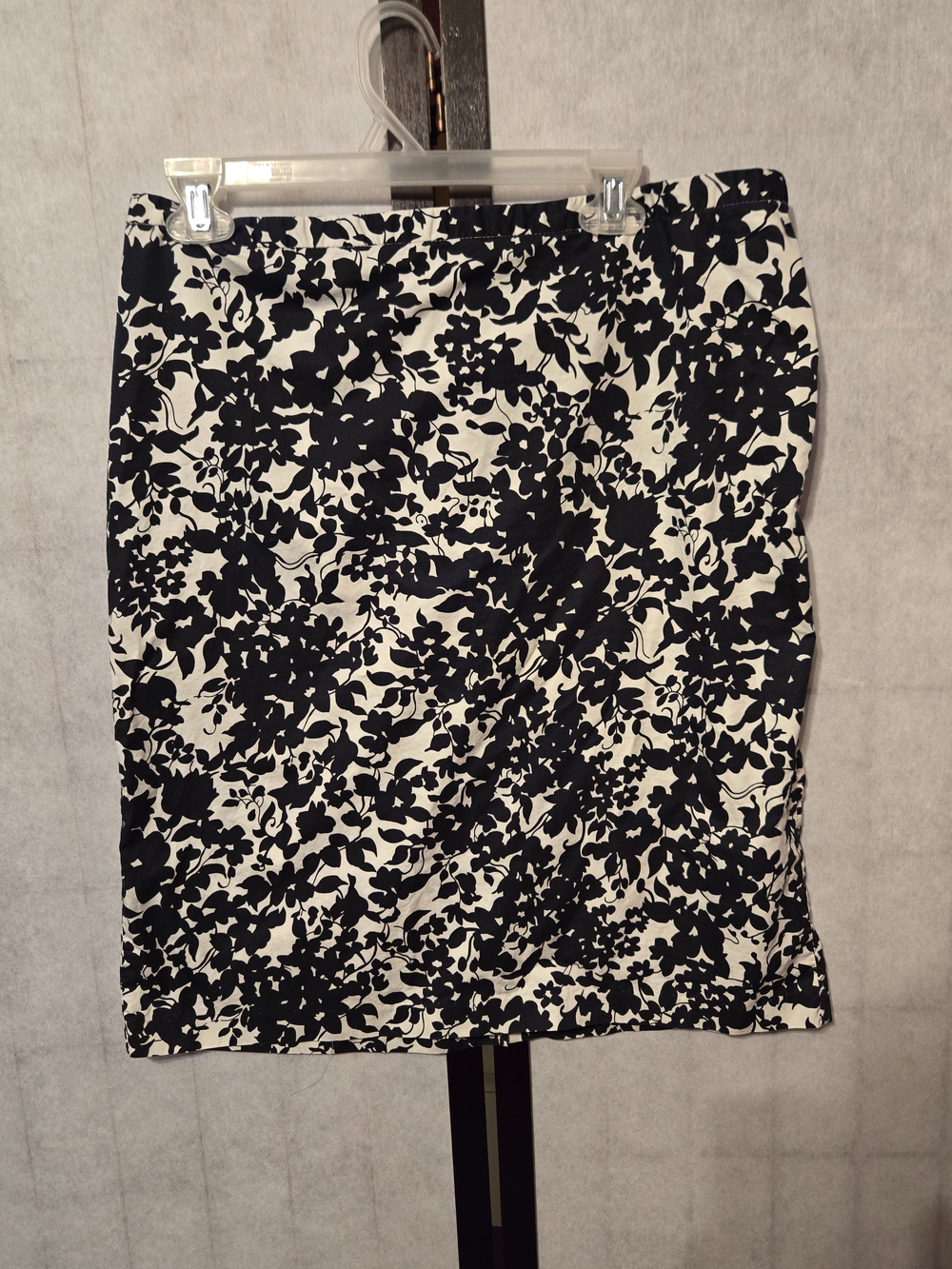 Old Navy Black and White Floral Pencil Skirt
